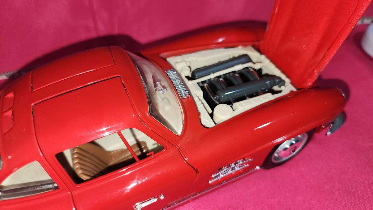 Merc 300 SL (1:18) Bburago