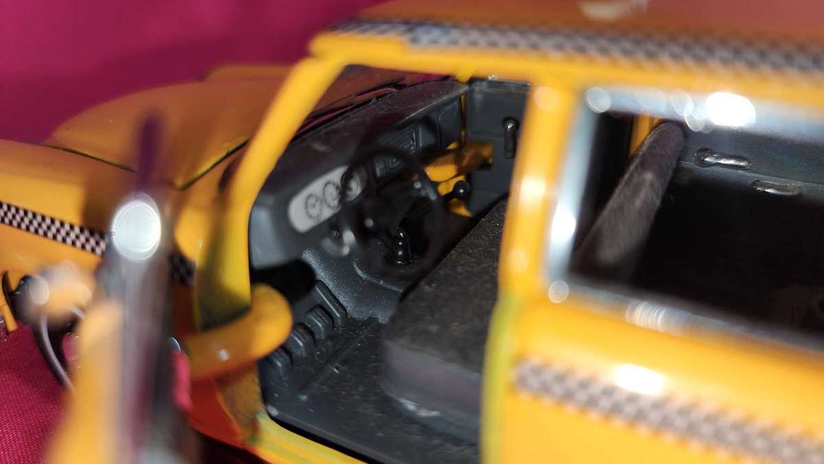 Checked Cab "50's Die-Cast 1:24
