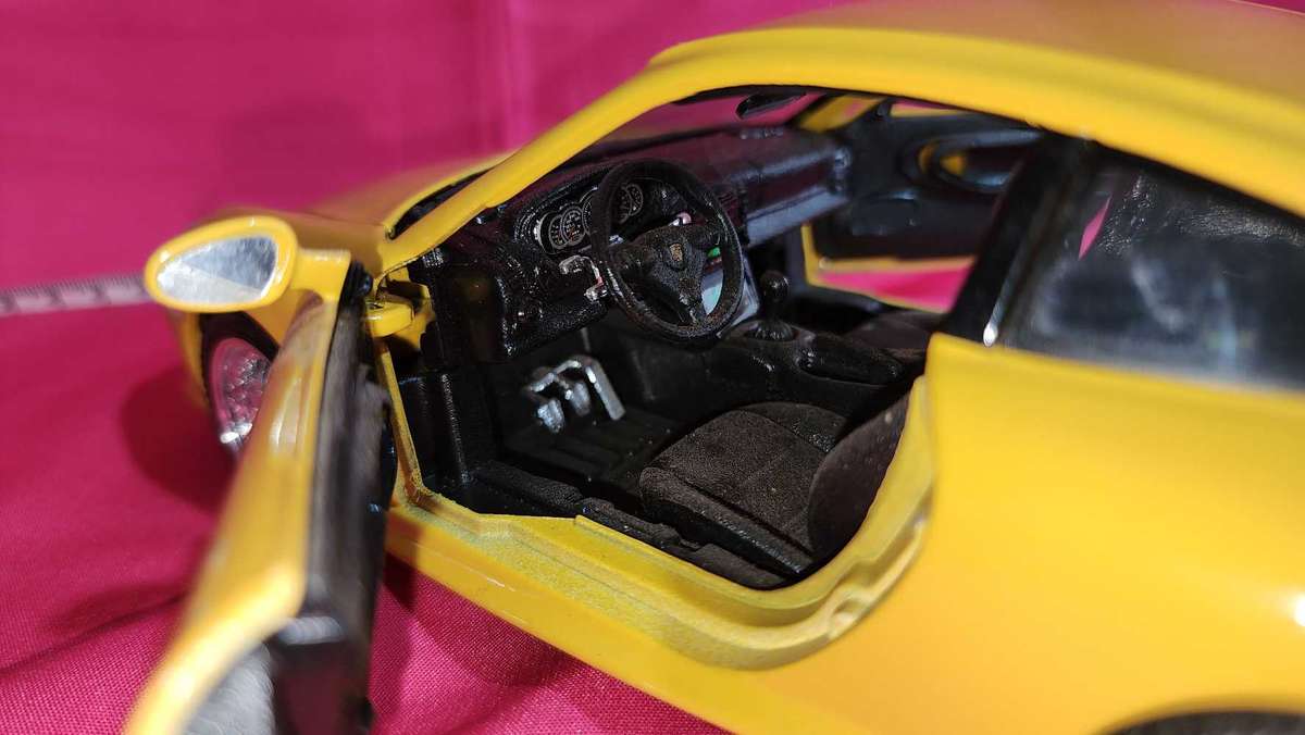 Porsche Carrera 911 Road-Car (1:18)  Bburago