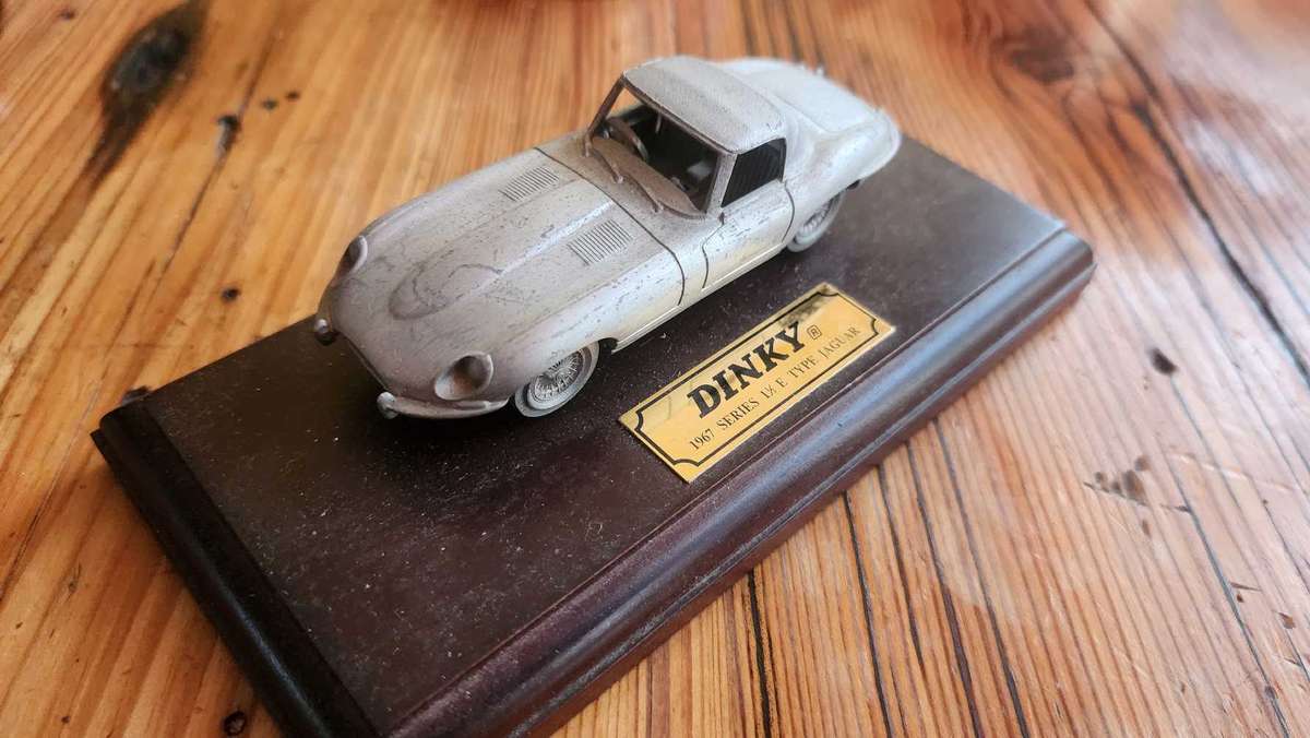 Dinky "Pewter" 1:43 Jaguar "E-Type"