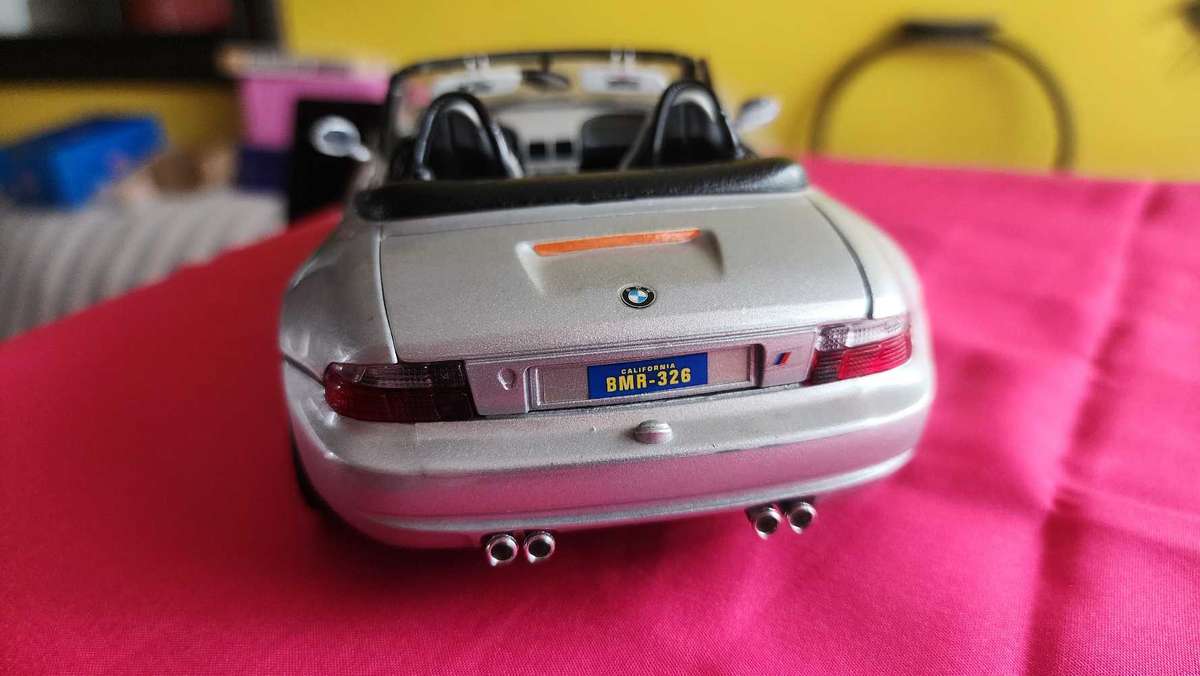 BMW M-Roadster  1:18 Bburago