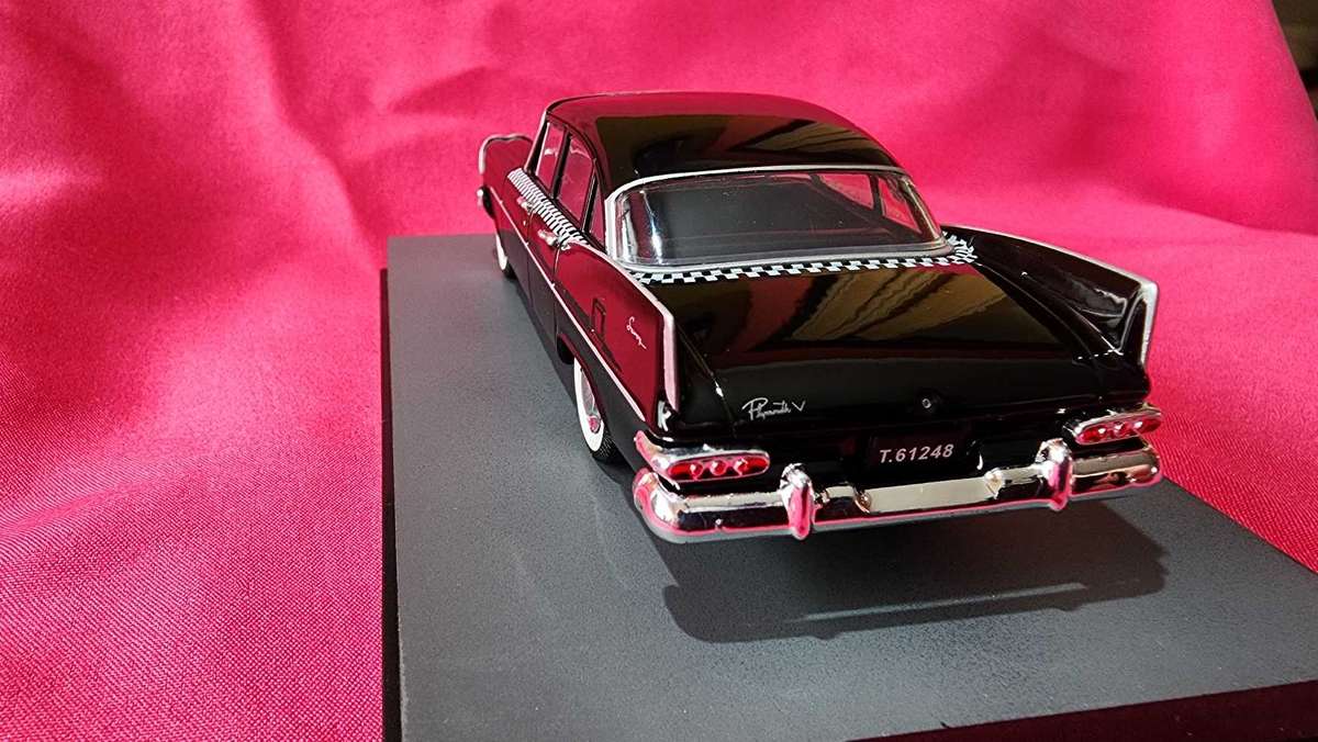 Plymouth Savoy  (1:43) James Bond