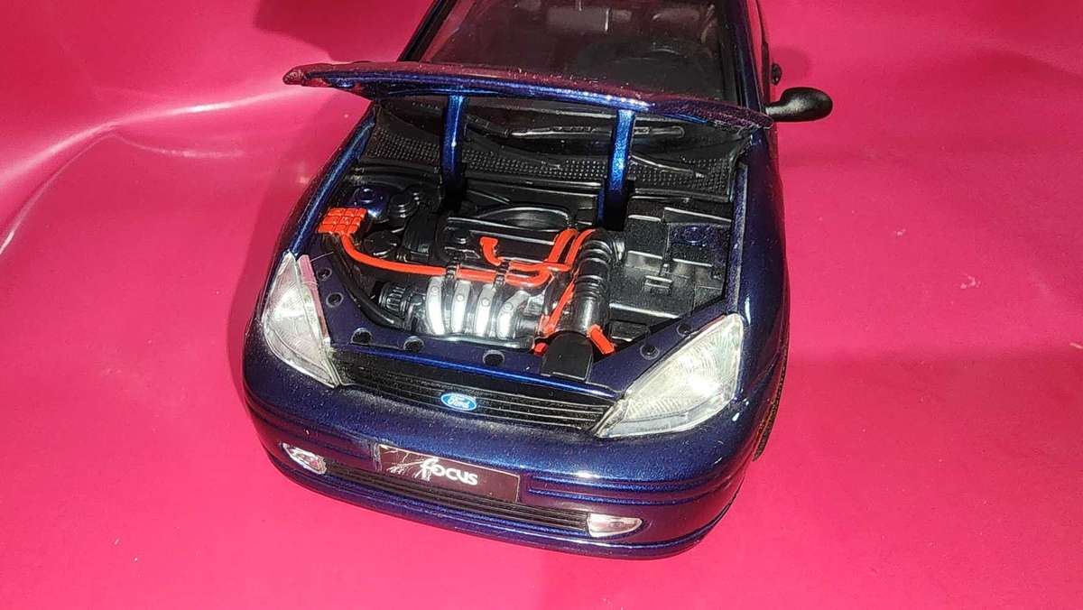 Ford Focus ZX3 (1:18) by Motormax