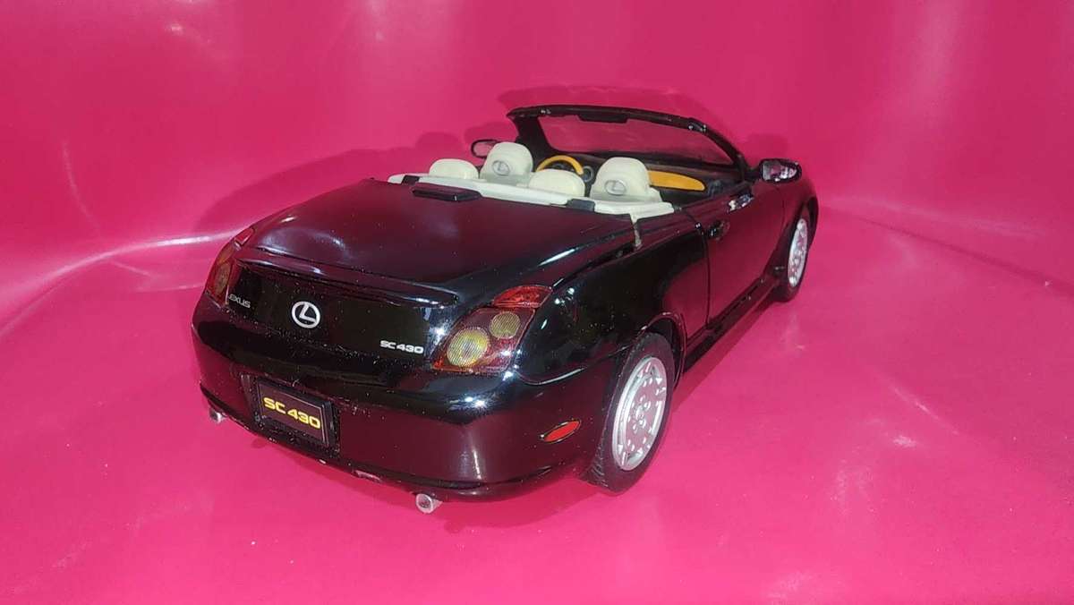 Lexus SC 430 (1:18) Motormax