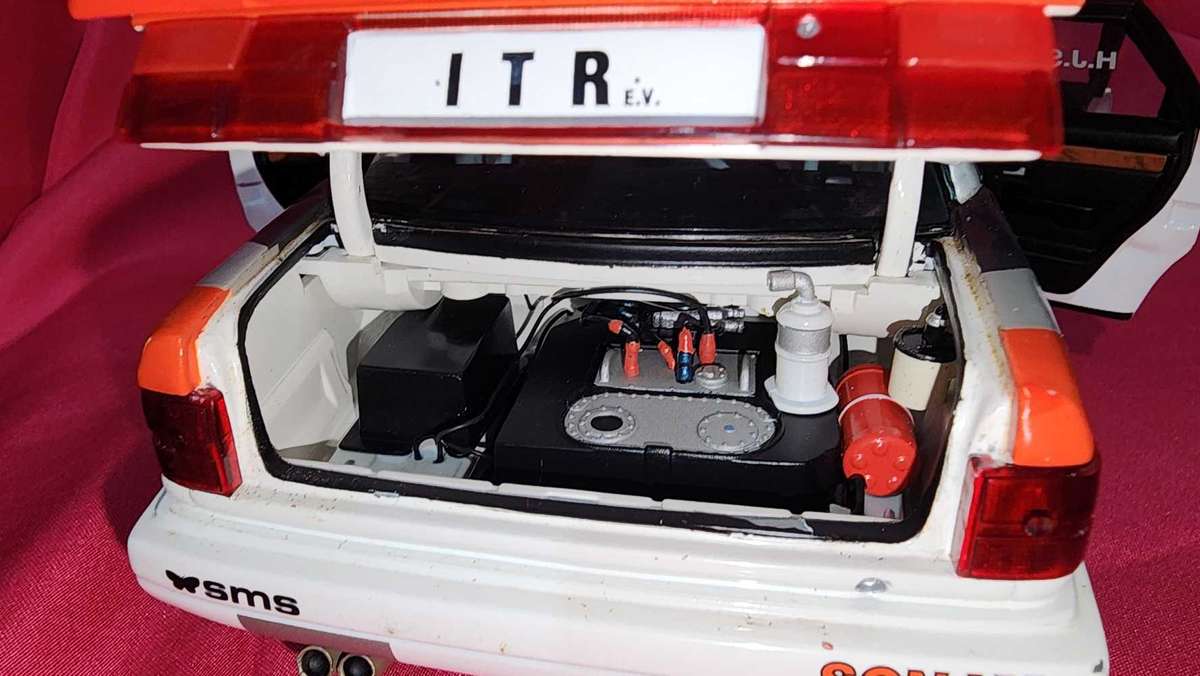 AUDI V8 Quattro (H Stuck) 1:18