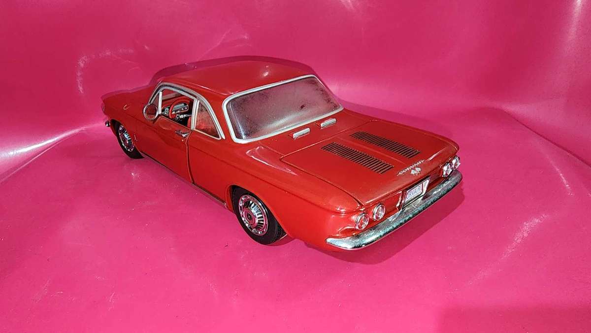 Chevrolet Corvair ( Air-Cooled ) 1:18 by Sunstar