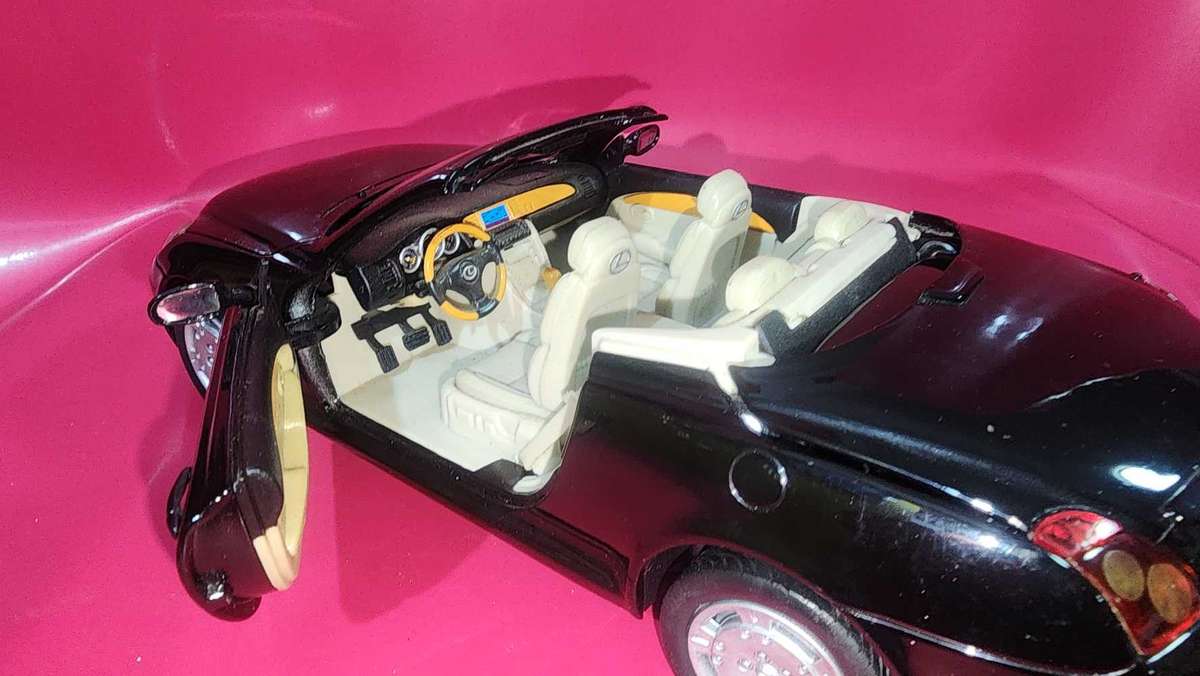 Lexus SC 430 (1:18) Motormax