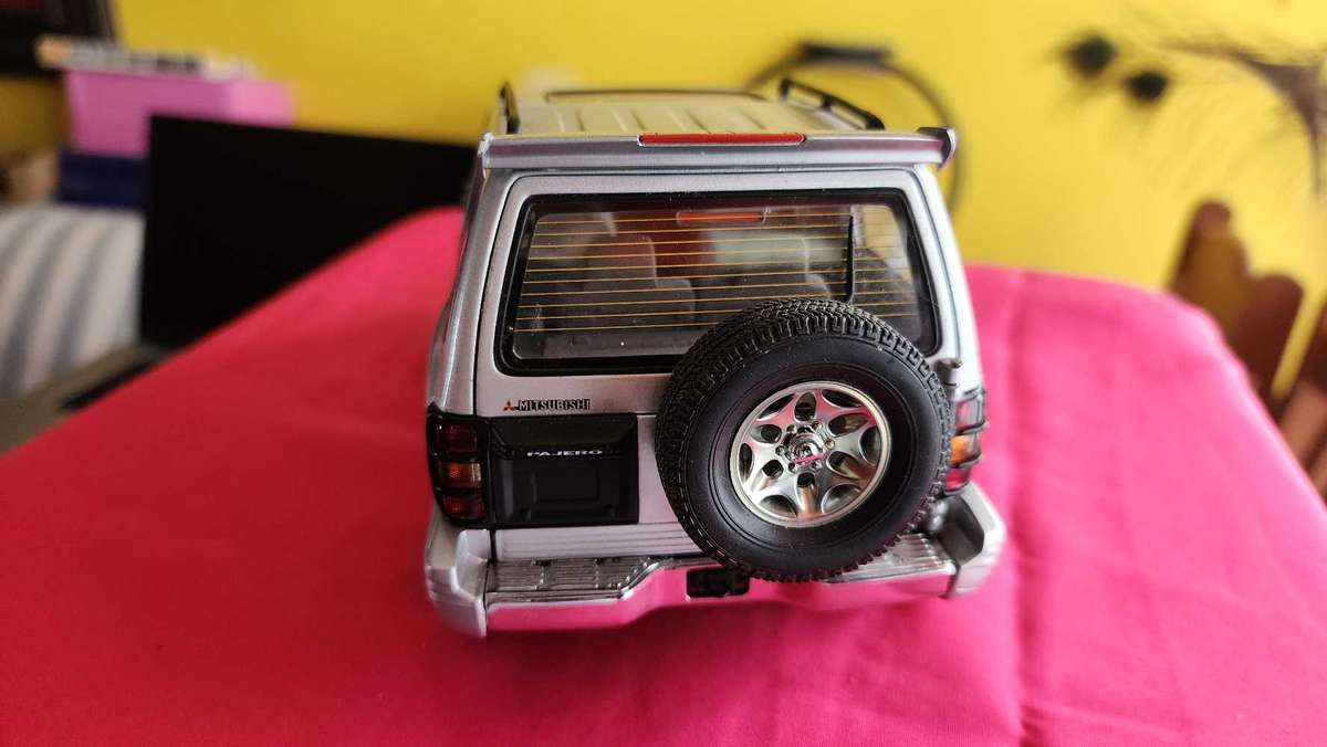 Pajero SWB Blister 1:18 AutoArt