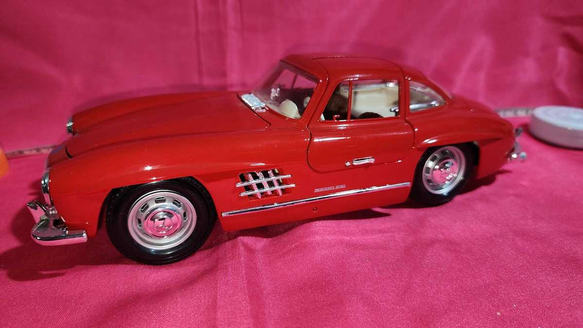 Merc 300 SL (1:18) Bburago