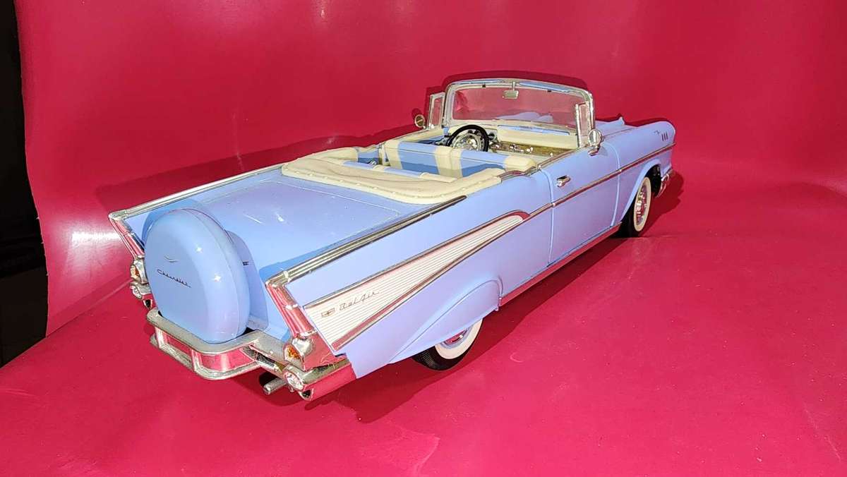 57' BelAir Convertible (1:18) by Road Signature