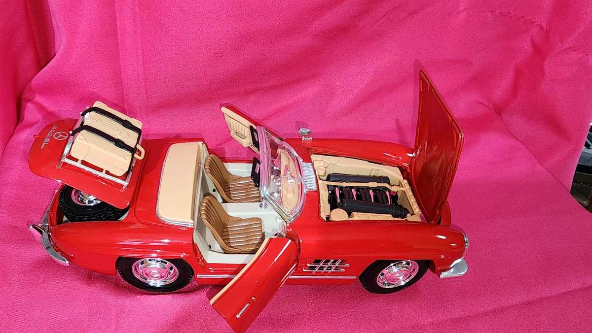 Mercedes 300 SL (Red) 1:18