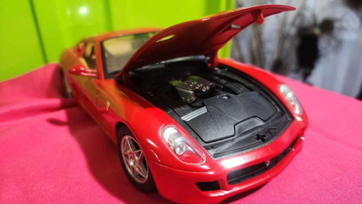Ferrari 1:18