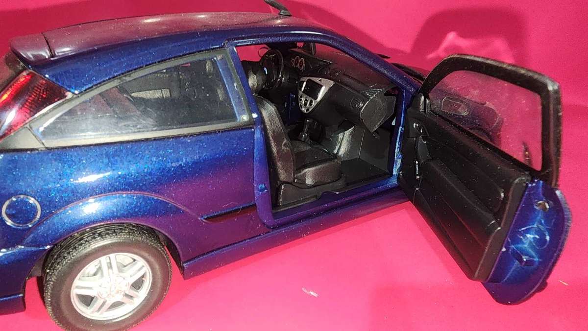 Ford Focus ZX3 (1:18) by Motormax
