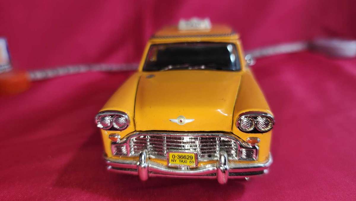 Checked Cab "50's Die-Cast 1:24