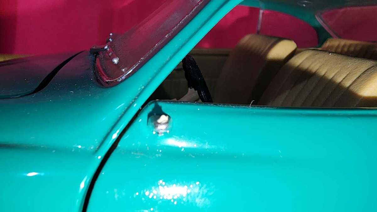 Karmann Ghia ( Road Legends) 1:18