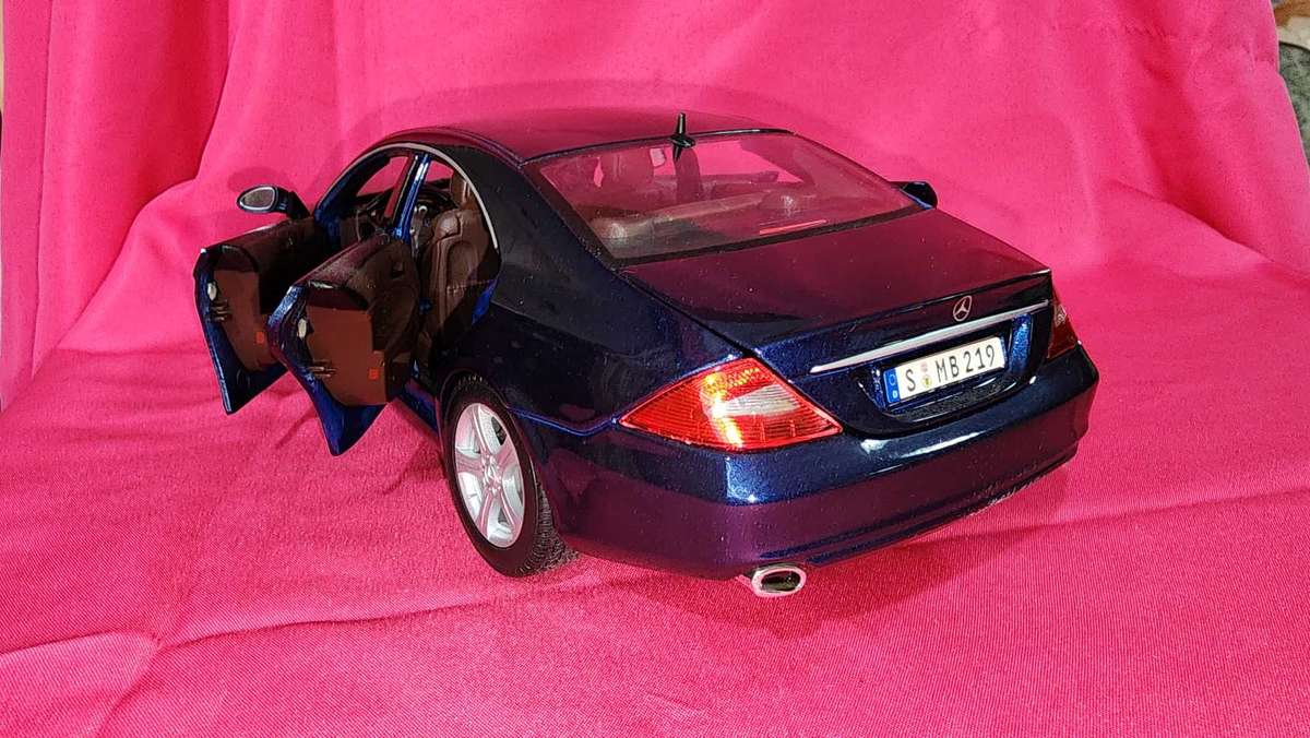 The Mercedes "CLS" 1:18