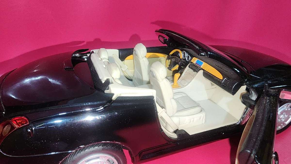 Lexus SC 430 (1:18) Motormax