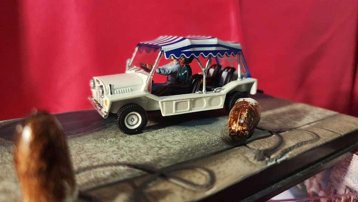Mini Moke   James Bond