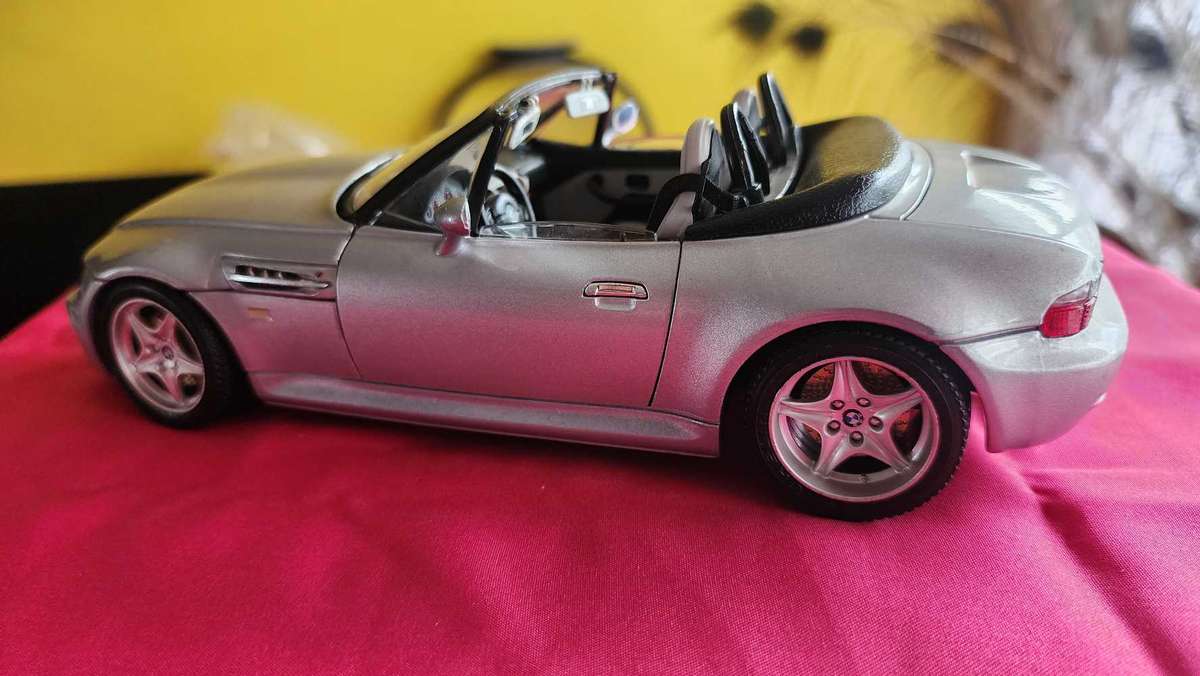 BMW M-Roadster  1:18 Bburago