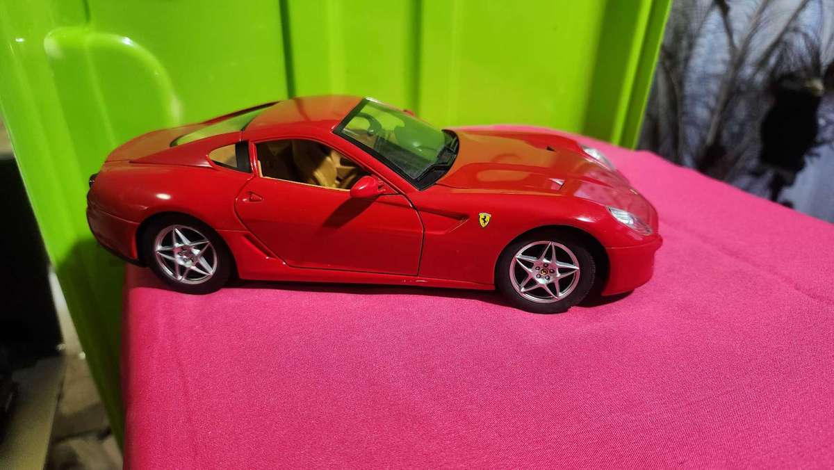 Ferrari 1:18