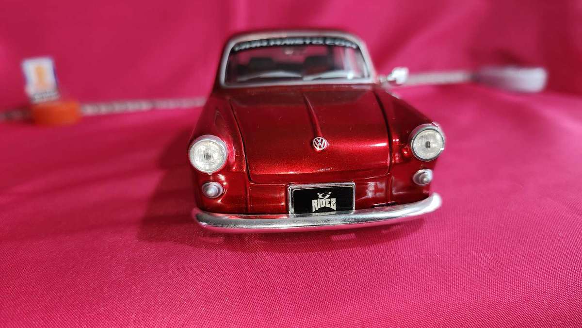 VW Notchback "Pimped" by Maisto