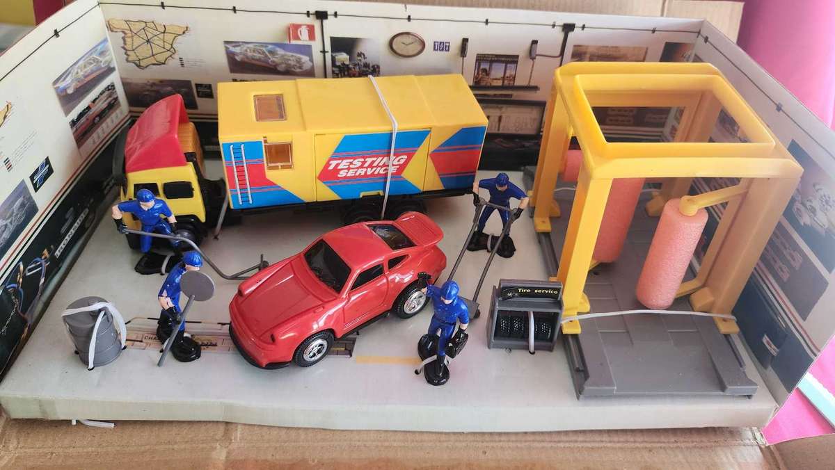 Racecar, Service Truck & Carwash