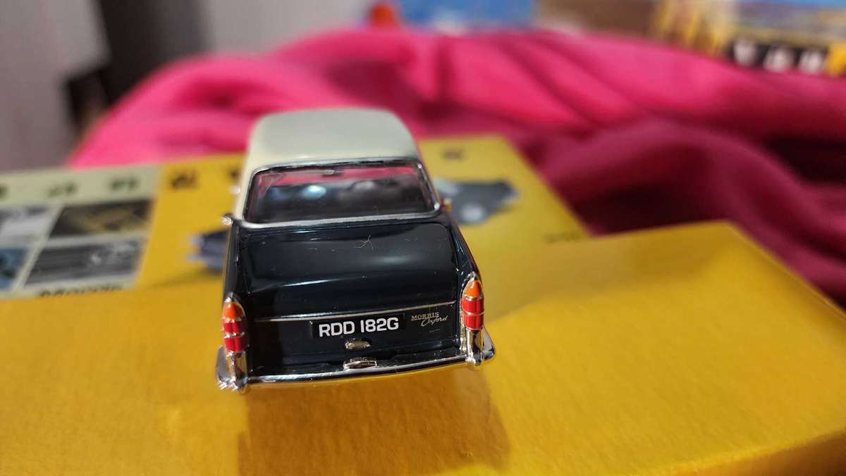 Morris Oxford By Vanguards