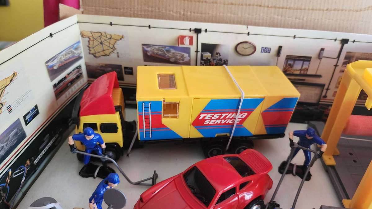 Racecar, Service Truck & Carwash