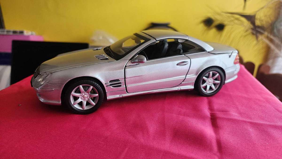 Mercedes Benz Style 1:18 Motormax