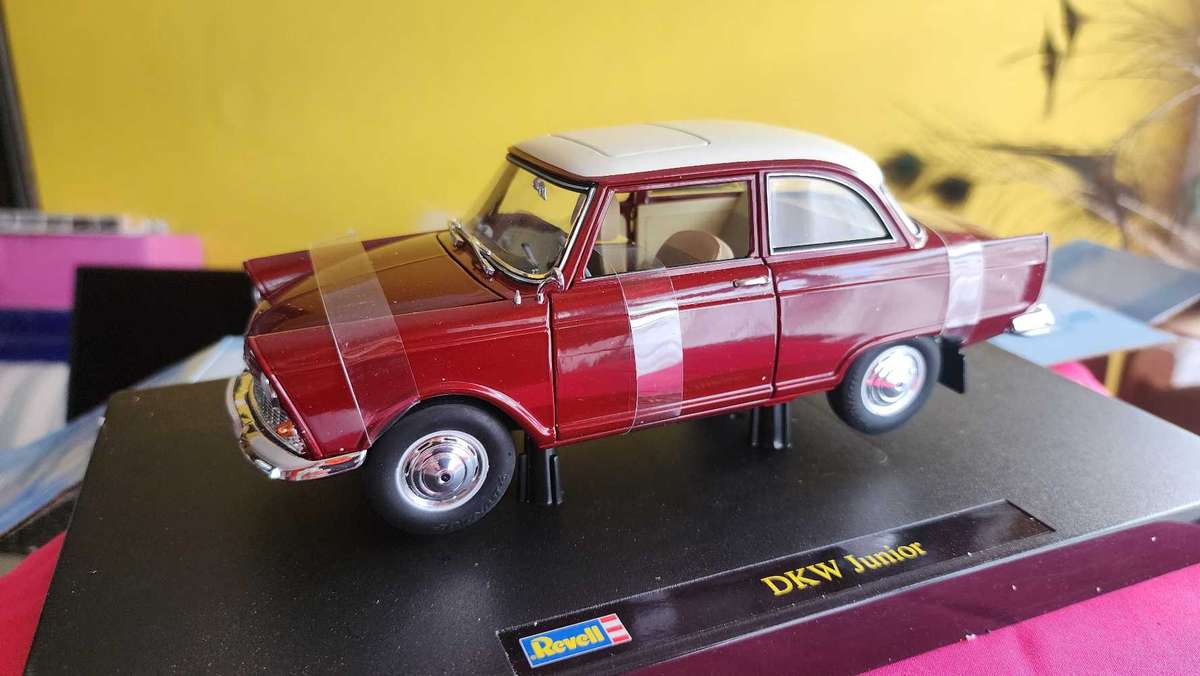 DKW Junior 1:18 by Revell