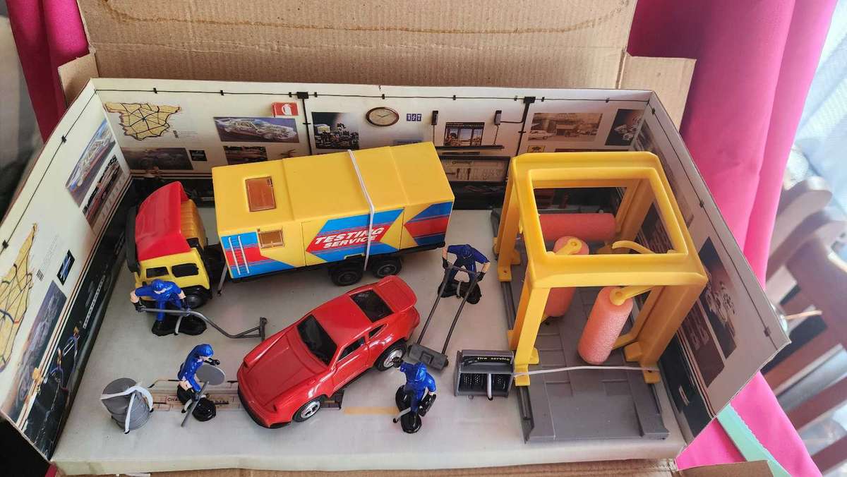 Racecar, Service Truck & Carwash