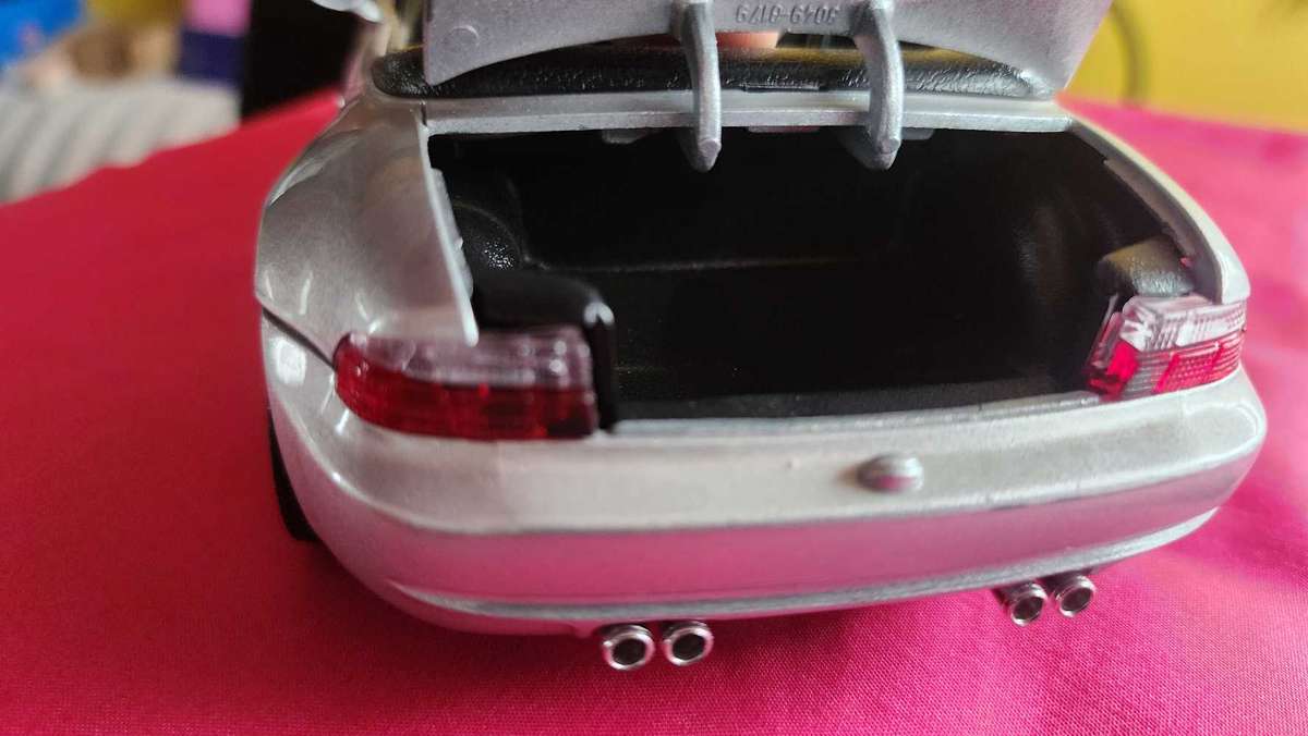 BMW M-Roadster  1:18 Bburago