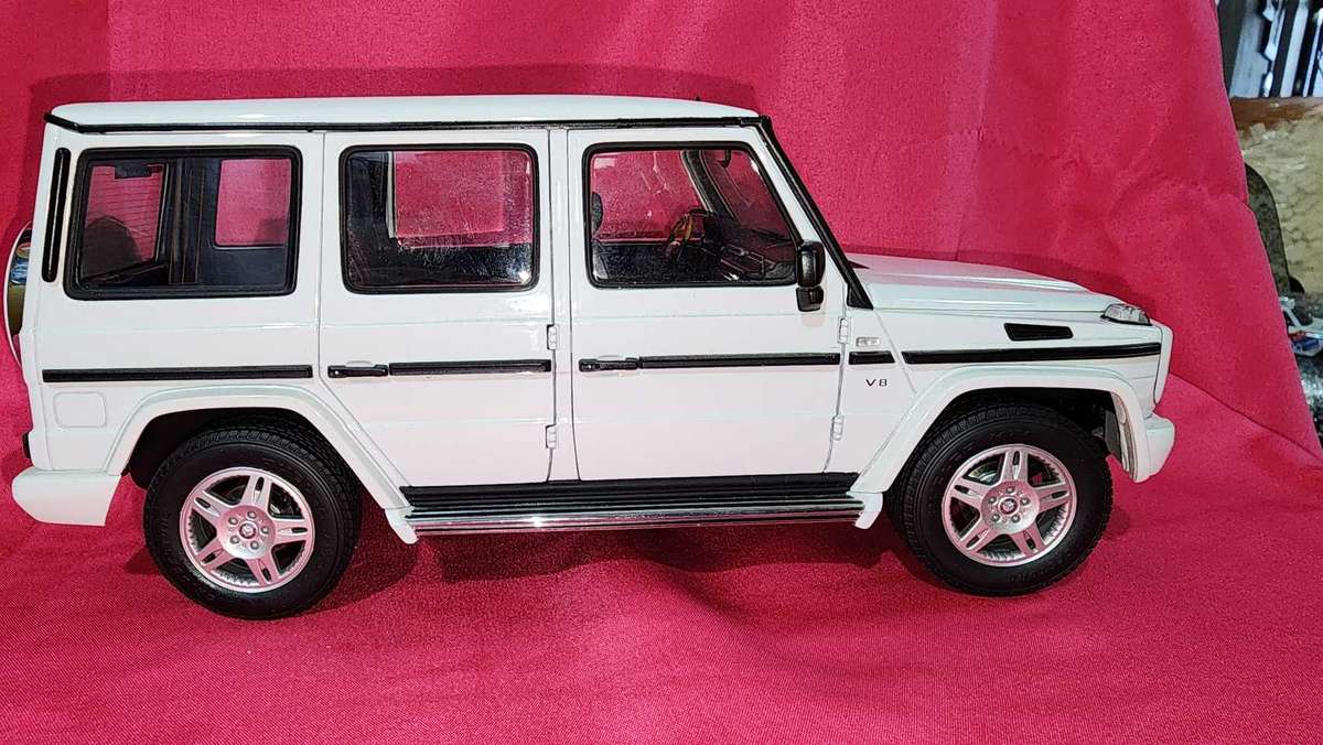 G-Wagon V8 Mercedes Benz (1:18)