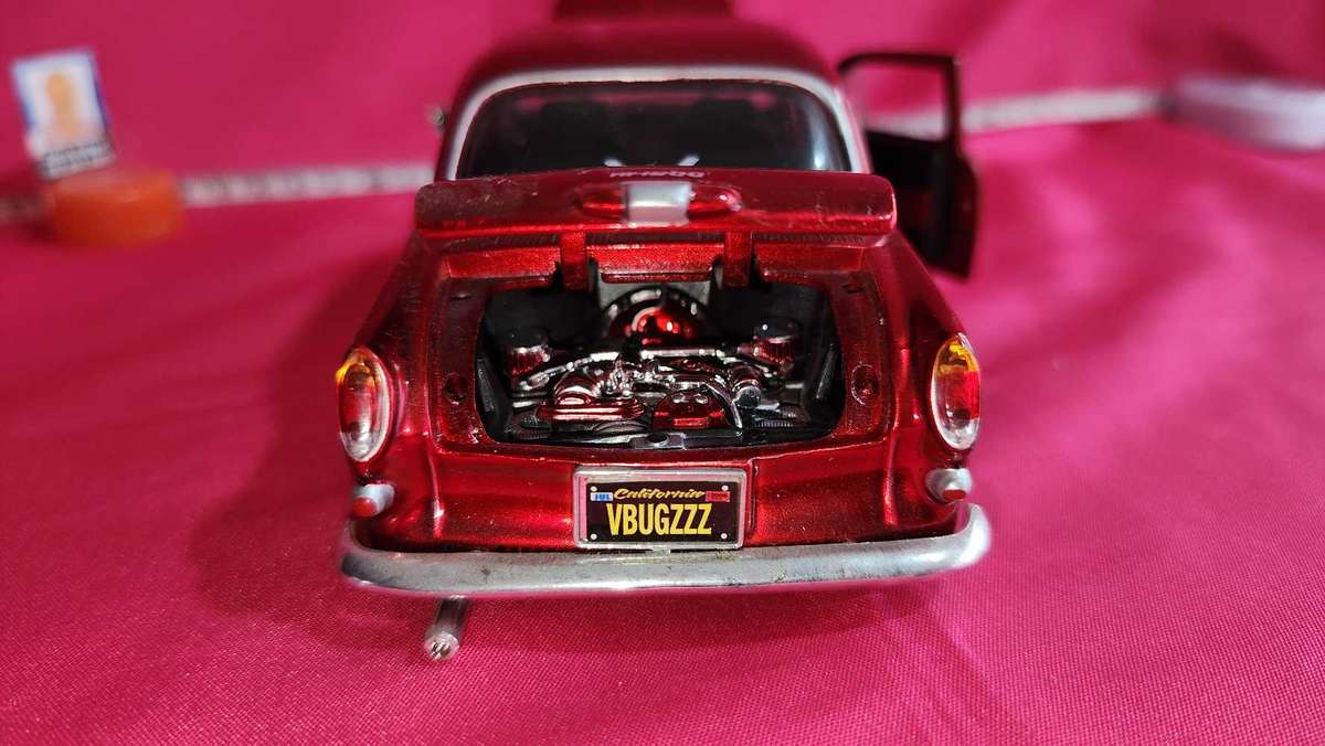 VW Notchback "Pimped" by Maisto