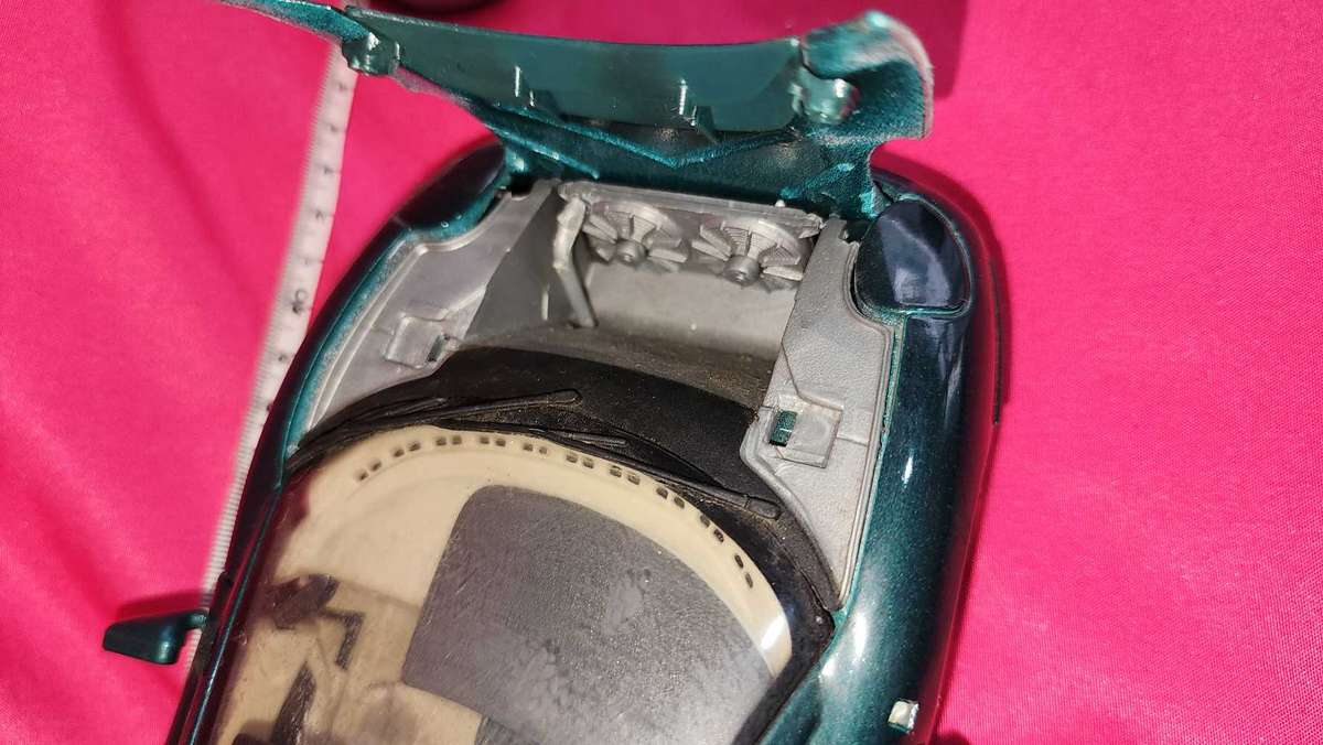 Jaguar X 220 (1:18) Maisto