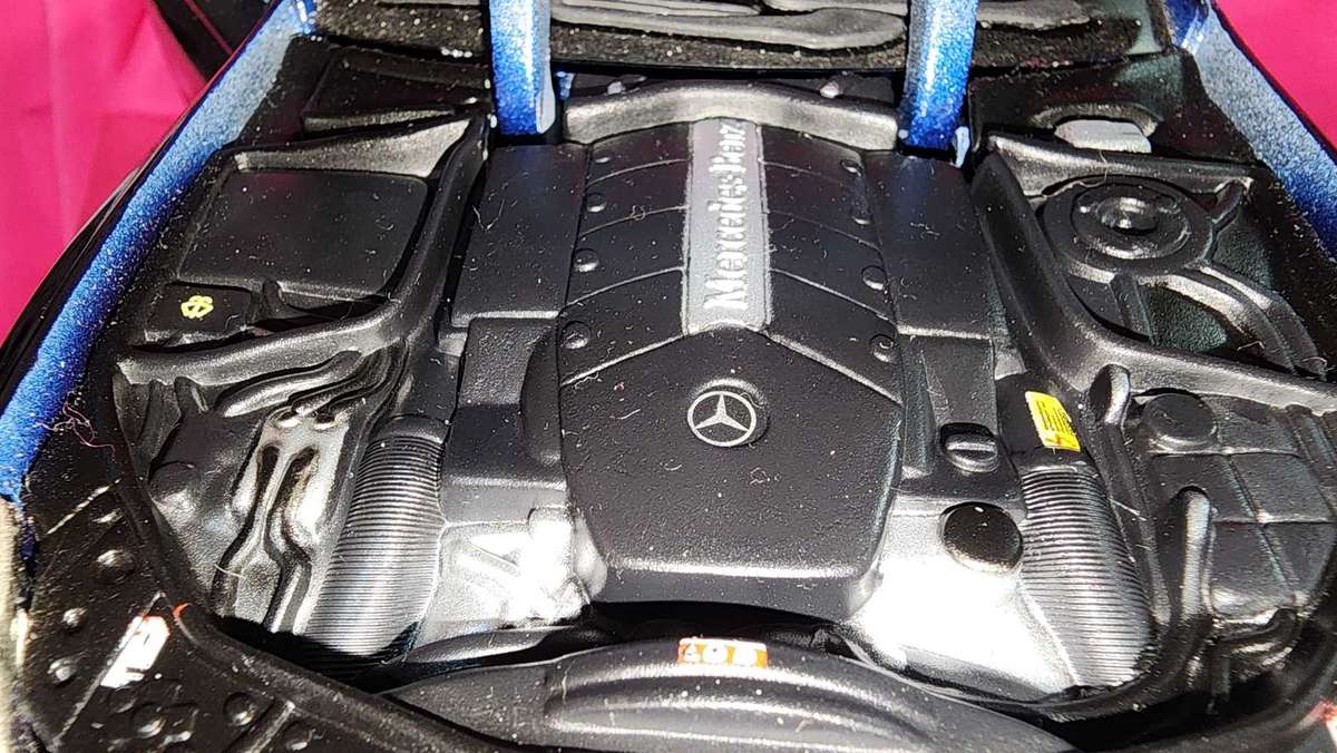 The Mercedes "CLS" 1:18