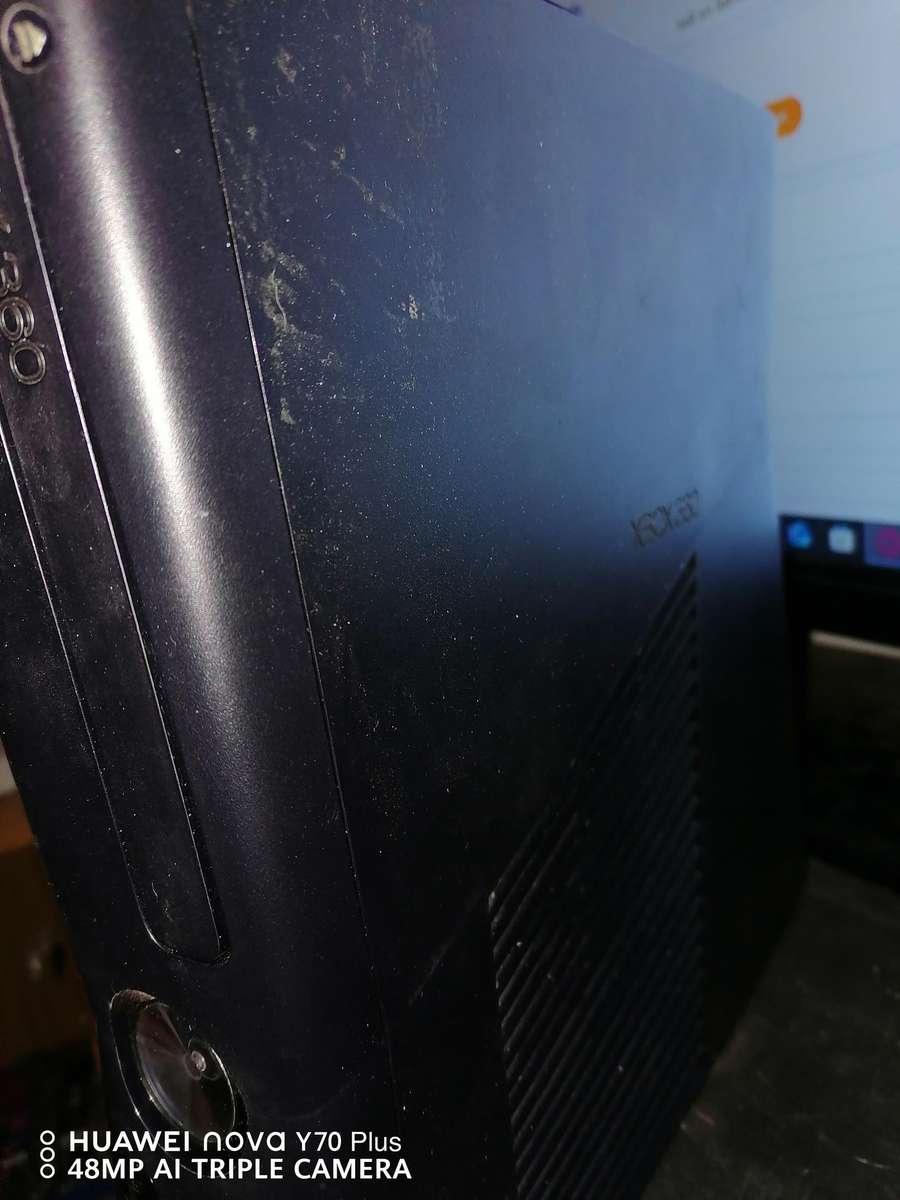 Xbox 360 Slim Bundle