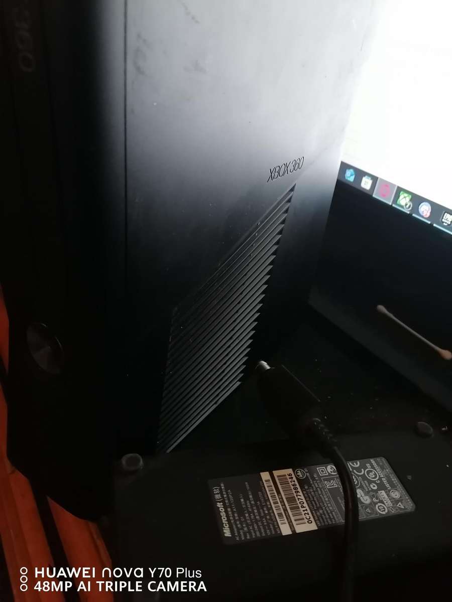 Xbox 360 Slim Bundle