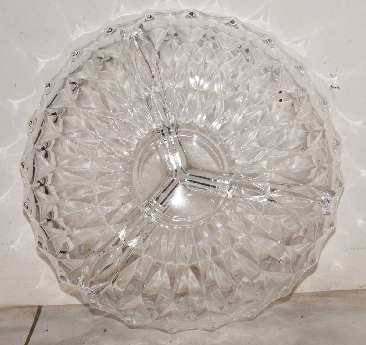 3 Division Glass Snack Dish (2of2)