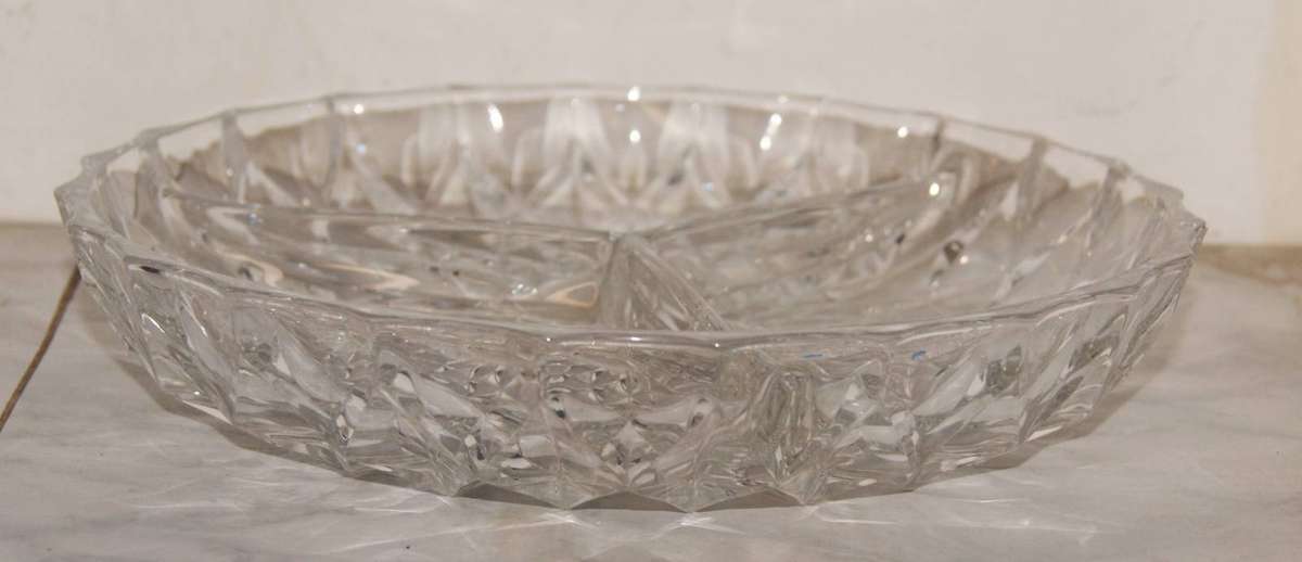 3 Division Glass Snack Dish (2of2)