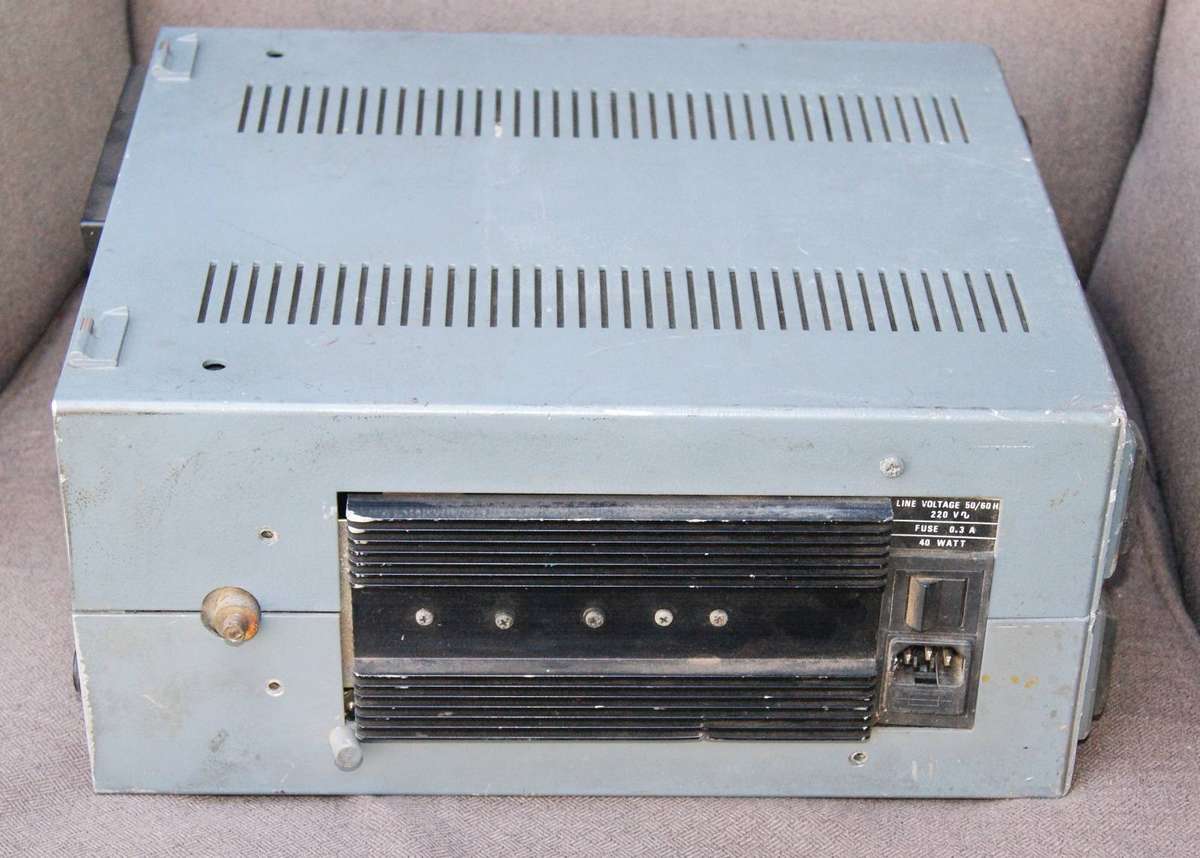 Vintage UNAOHM EP 742 B FM Field Strength Meter/ Spectrum Analyzer