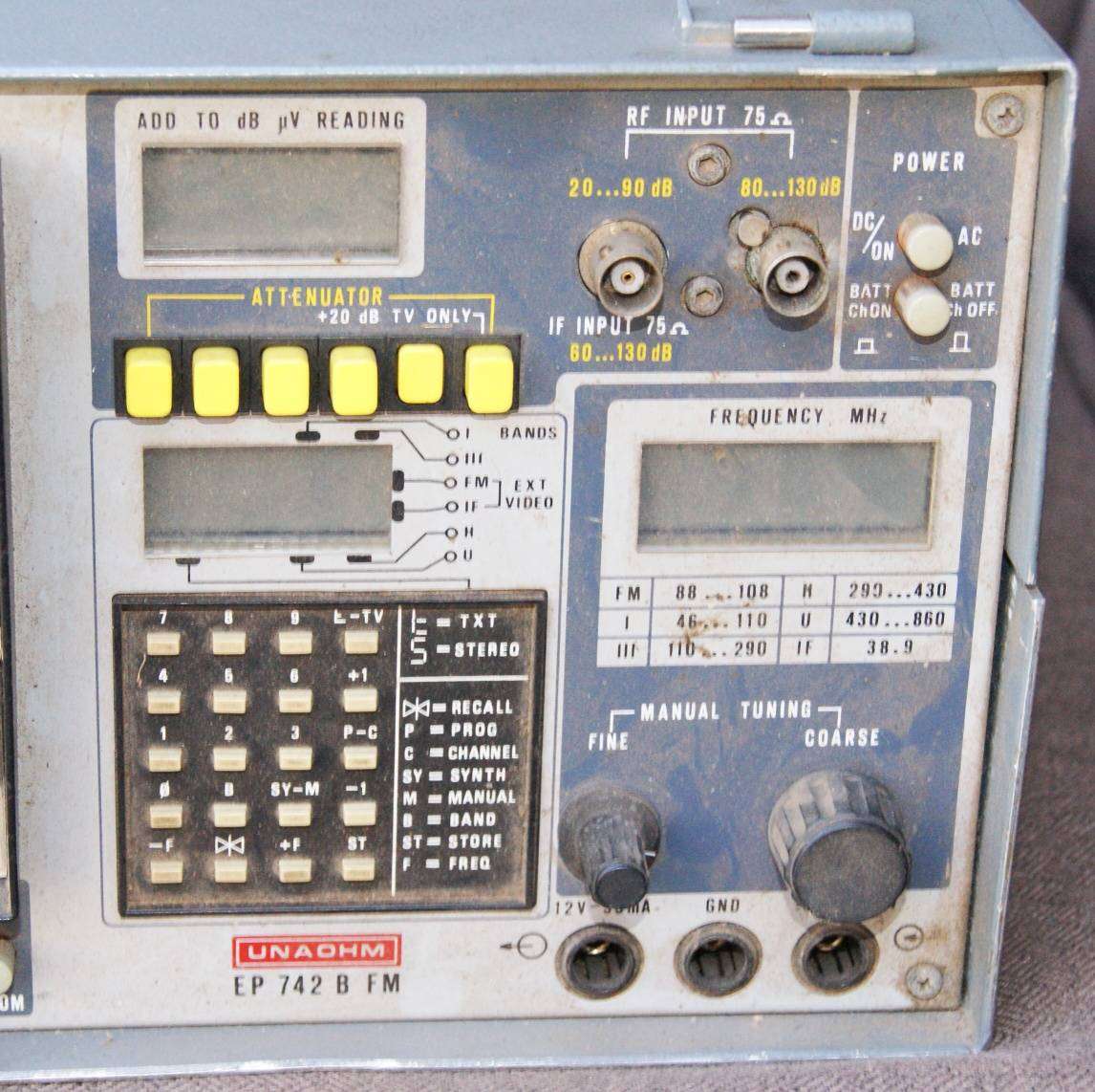 Vintage UNAOHM EP 742 B FM Field Strength Meter/ Spectrum Analyzer
