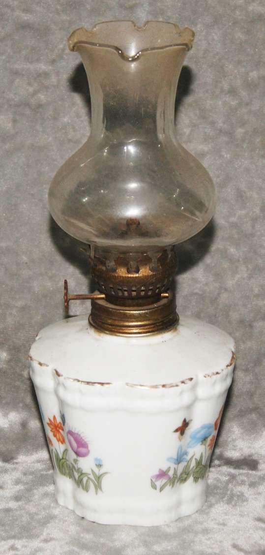 Vintage porcelain oil lamp