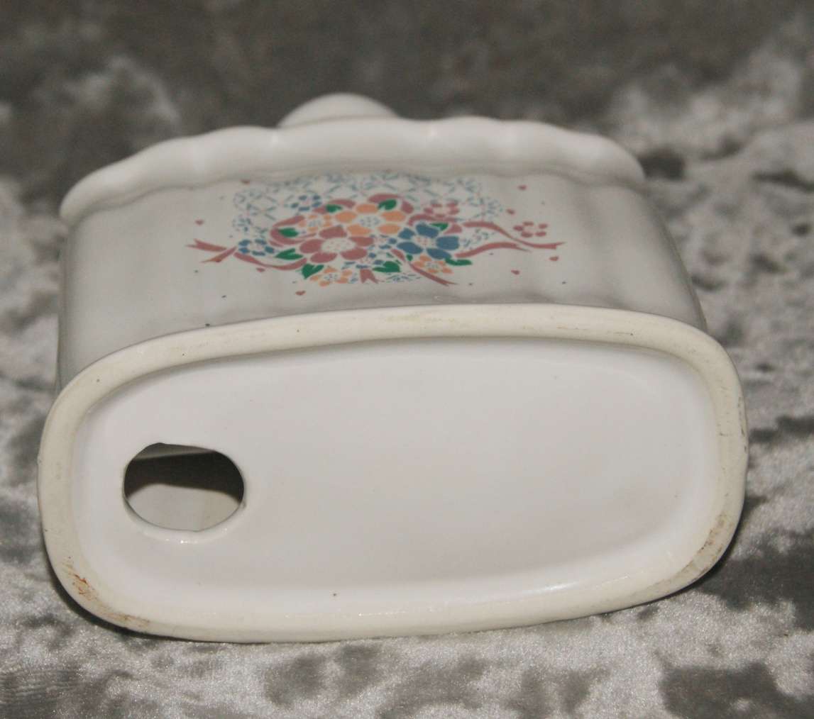 Vintage ceramic serviette holder