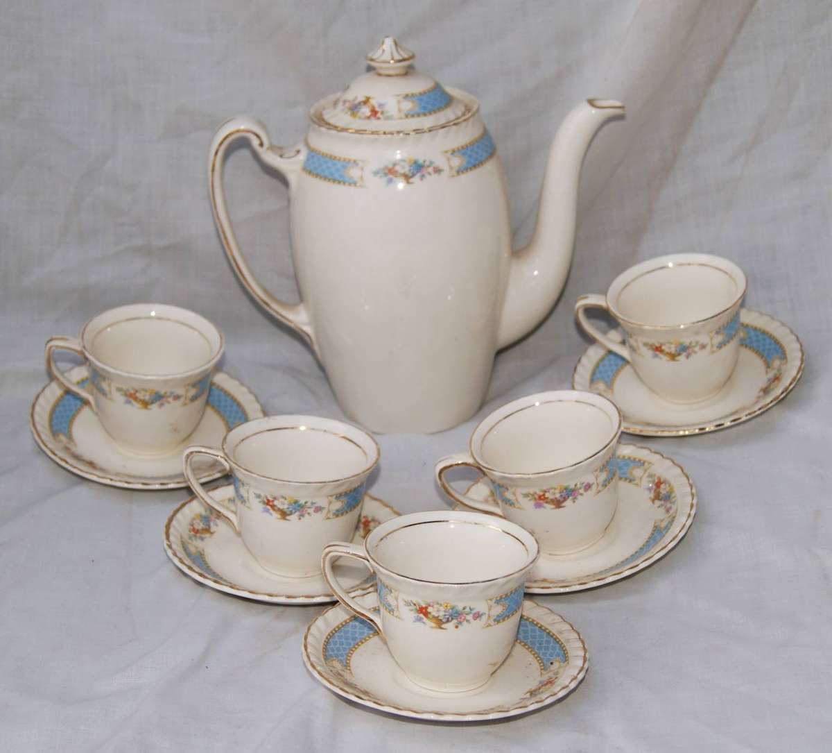 Johnson Bro's Coffee Pot and 5 Demitasse Duo's