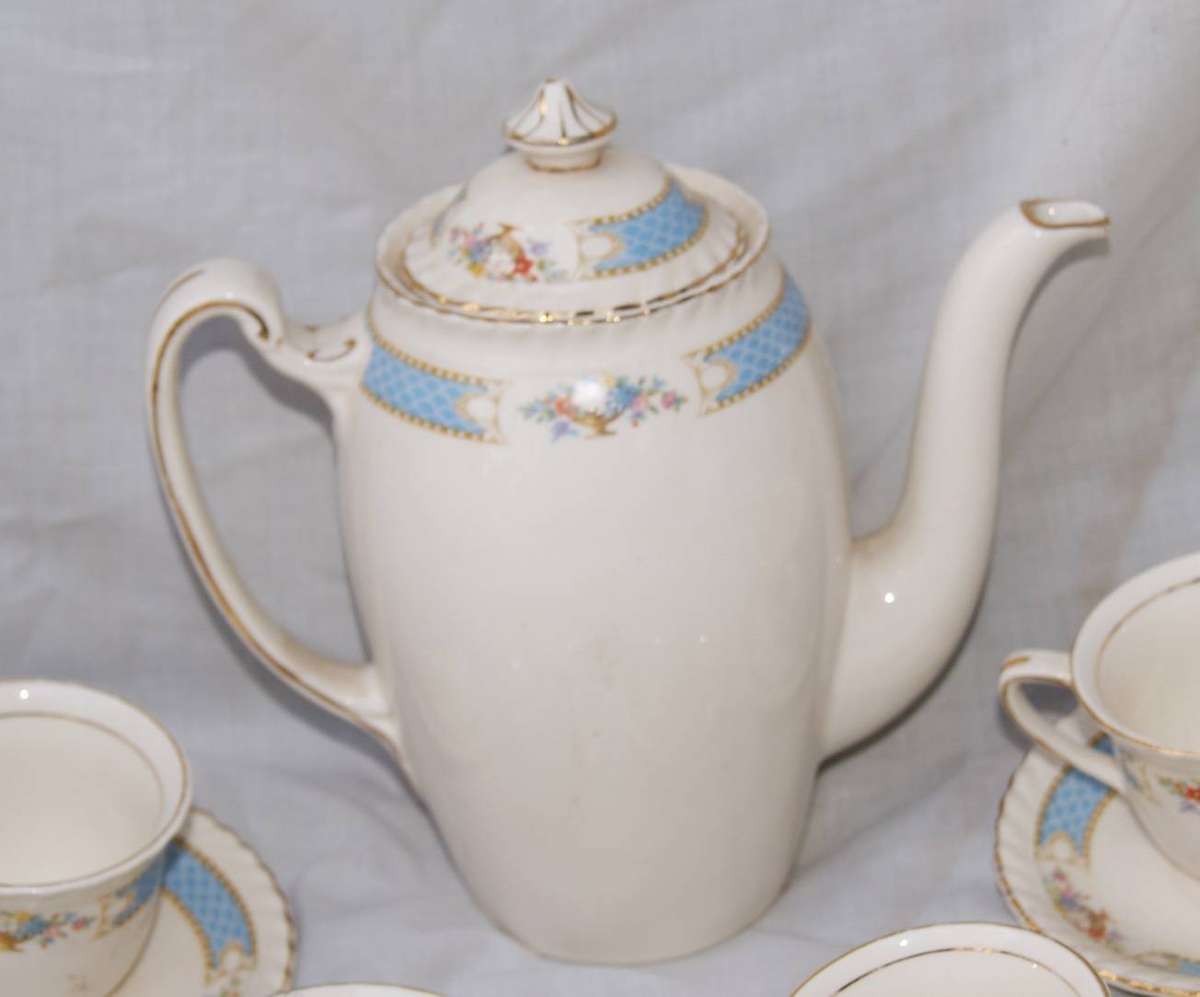Johnson Bro's Coffee Pot and 5 Demitasse Duo's