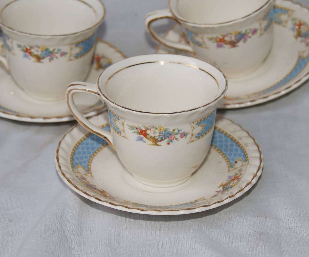 Johnson Bro's Coffee Pot and 5 Demitasse Duo's