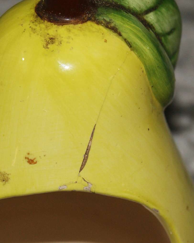 Ceramic pear shaped tea light holder (damaged)