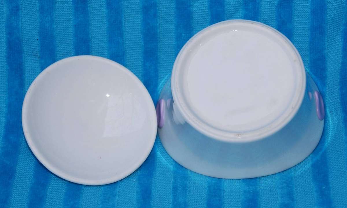 Porcelain Sauce Dish with Lid