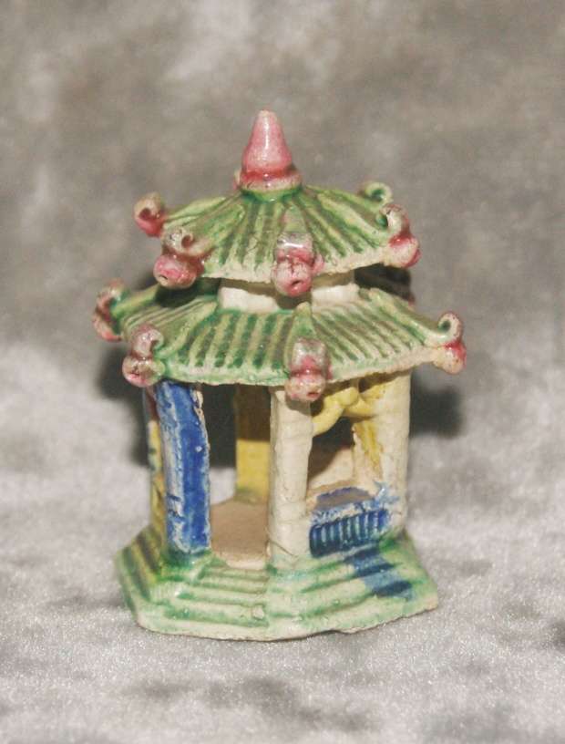 Vintage hand made stoneware oriental pagoda @@ CCRRAAZZYY R1 START